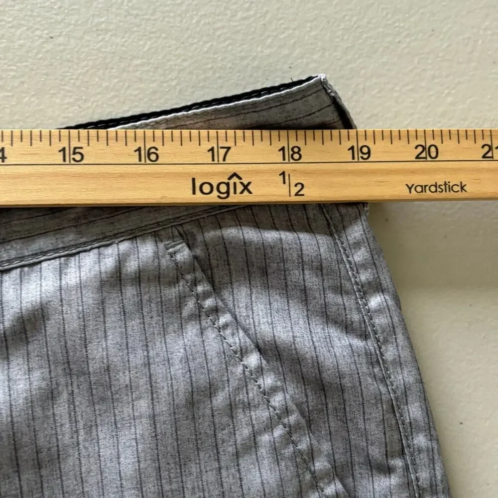 Billabong Men's Size 38 Gray Vertical Stripe Casual Walking Beach‎ Summer Shorts